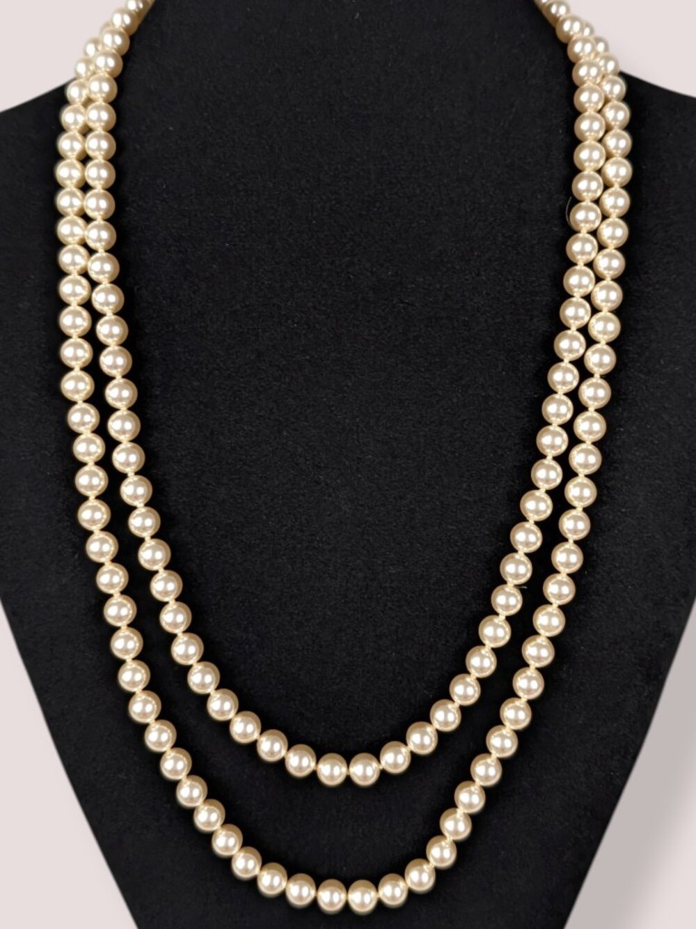 Vintage Off-White Lustrous Faux Pearl Infinity Strand Necklace